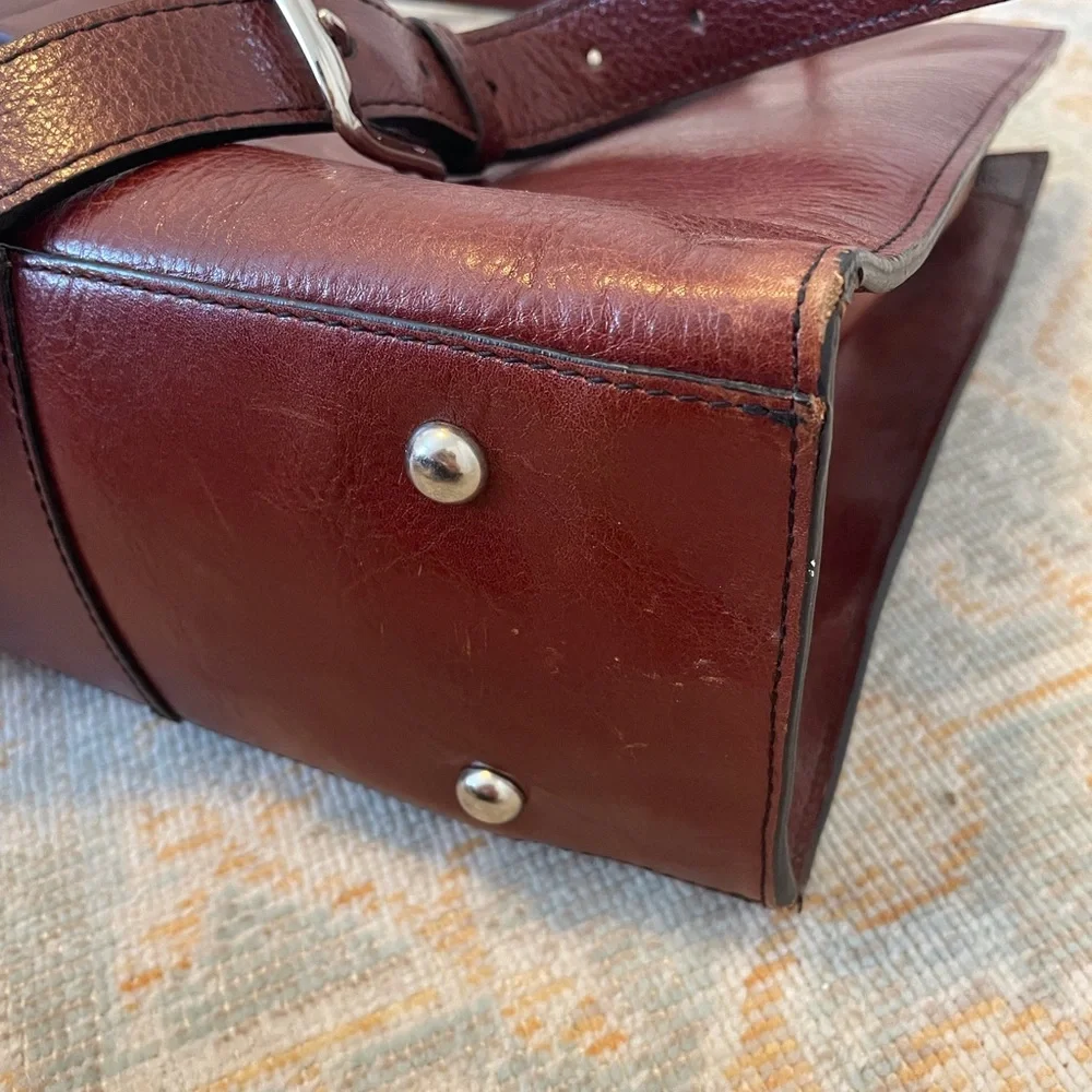 Elegant Brown Leather Men's or Women’s Briefcase